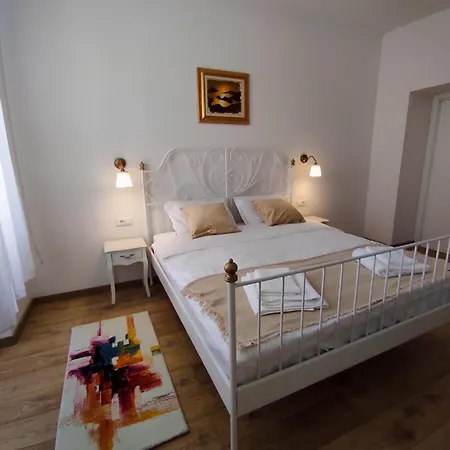 Papavero 3* Pula